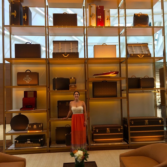 Meet Your Posher - Picture 3 of 3